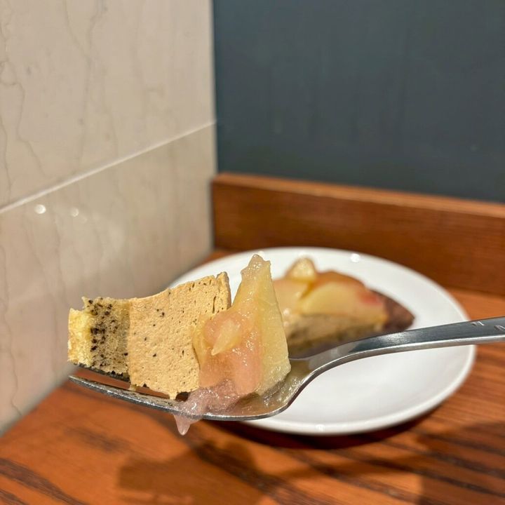 スタバ 白桃＆アールグレイタルト