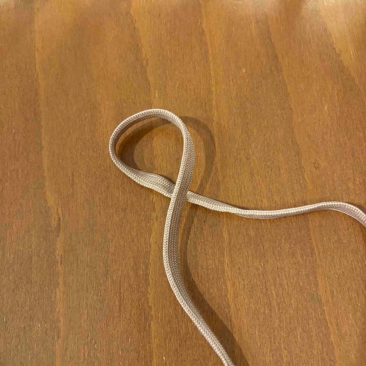 紐で輪を作ったところ