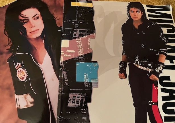 『マイケル・ジャクソン ジャパンツアー’88』と『DANGEROUS WORLD TOUR IN JAPAN』で筆者の母親が購入したコンサートパンフレット (C),TM & (C)2026 Lions Gate Entertainment Inc. All Rights Reserved.