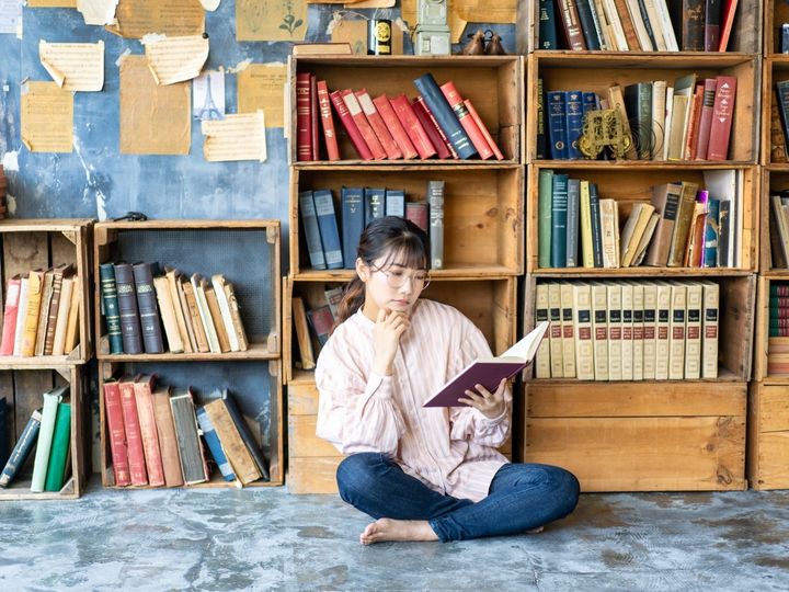 All About ニュース編集部が全国250人を対象に実施した自己啓発本に関するアンケートの調査結果から、気軽に読めそうな自己啓発本をご紹介！ 1位に選ばれたのは？