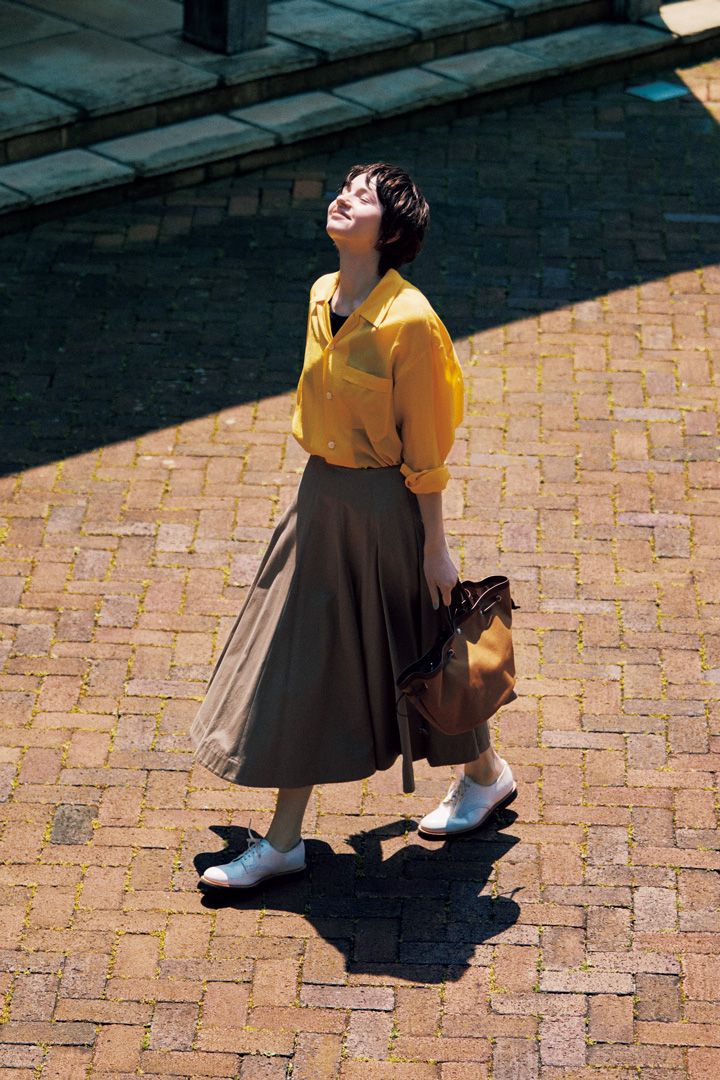 夏の強い日差しには、強い色を。ヒマワリ色のシースルーブラウスが映える【本日のFUDGE GIRL-7月3日】