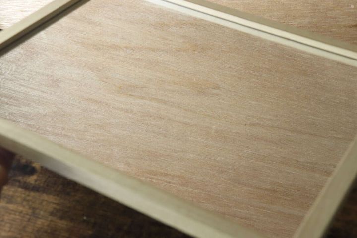 拭き終えてピカピカになった鏡の表面