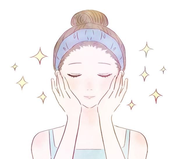 手のひらで優しく「重ね付け」をするのがポイント (C)熊谷ユカ／PIXTA