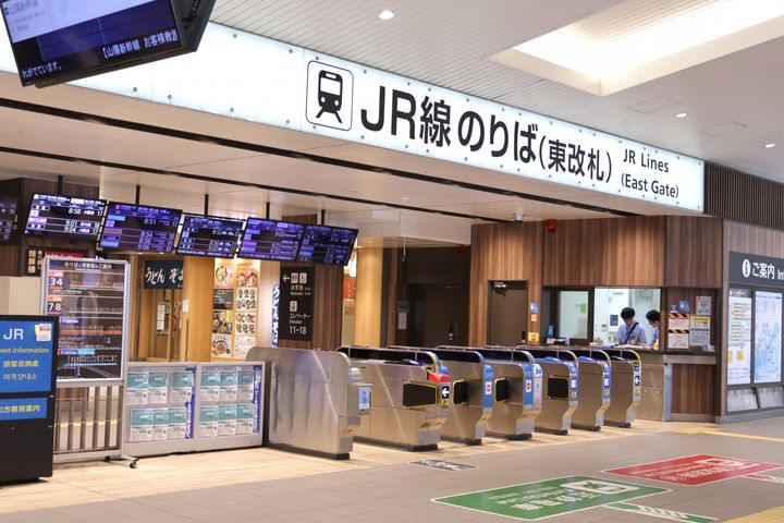 10,000円で全国のJR線の普通・快速列車などが3日間利用できる