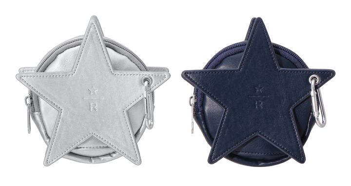 左から「CONVERSE TOKYO ポーチ スター シルバー/ネイビー」各8500円
