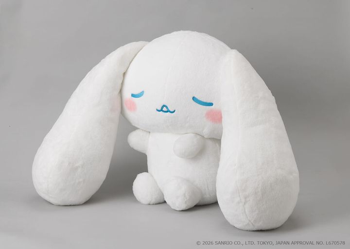 タカラトミーアーツ「サンリオキャラクターズ With my friend！ 大きなぬいぐるみ むにゃむにゃシナモロール」斜め