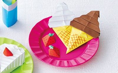 【親子で折り紙】おうちでもお出かけ先でも！「ソフトクリーム」＆「いちご」の折り方の画像1