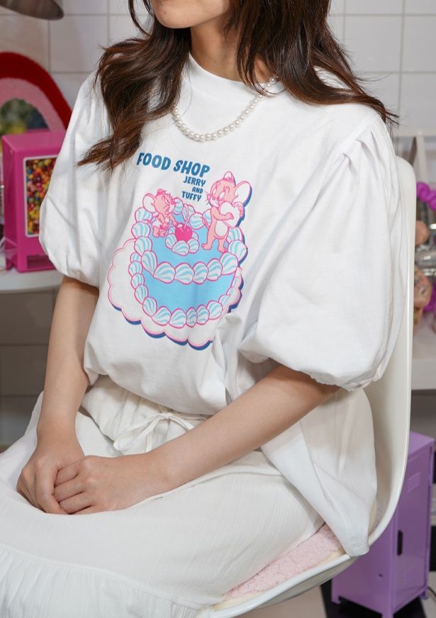 限定アパレル パフスリーブTシャツパフスリーブTシャツ(M・L・XL各7480円) TOM AND JERRY and all related characters and elements (C) & (TM) Turner Entertainment Co. (s26)