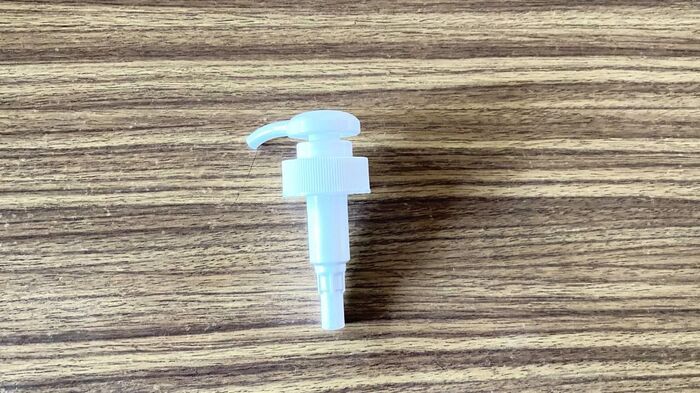 【ダイソー】うわ、完全に売り場でスルーしてた。『食器用洗剤ポンプ』が想像以上に使える！便利すぎる！