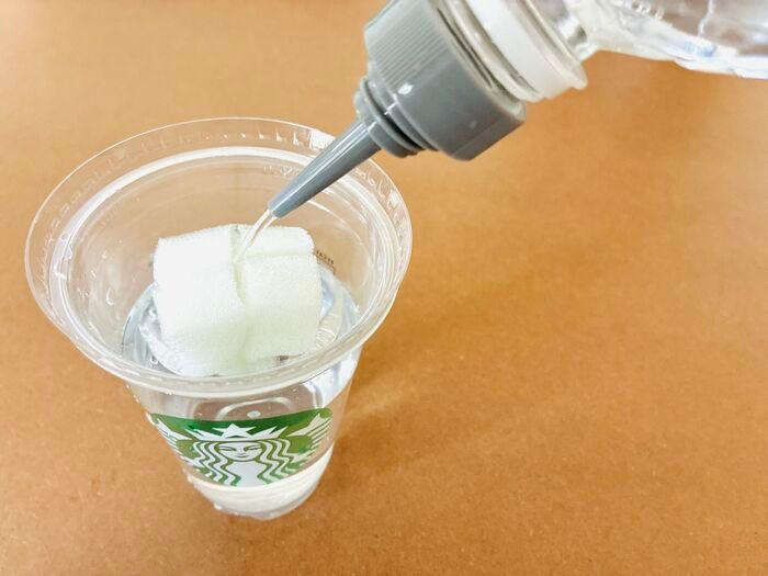 飲み終わったスタバカップ、捨てないで！上下ひっくり返すだけで