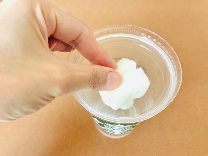 飲み終わったスタバカップ、捨てないで！上下ひっくり返すだけで