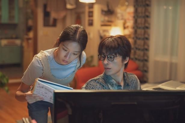 ゲーム作家を夢見るウノと、建築家に憧れるジョンウォン [c] 2025 KC VENTURES CO., LTD AND K WAVE MEDIA LTD ALL RIGHTS RESERVED.