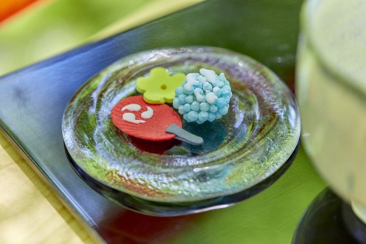 拝観志納料2000円（紅葉シーズンは3000円）についてくる抹茶とお菓子