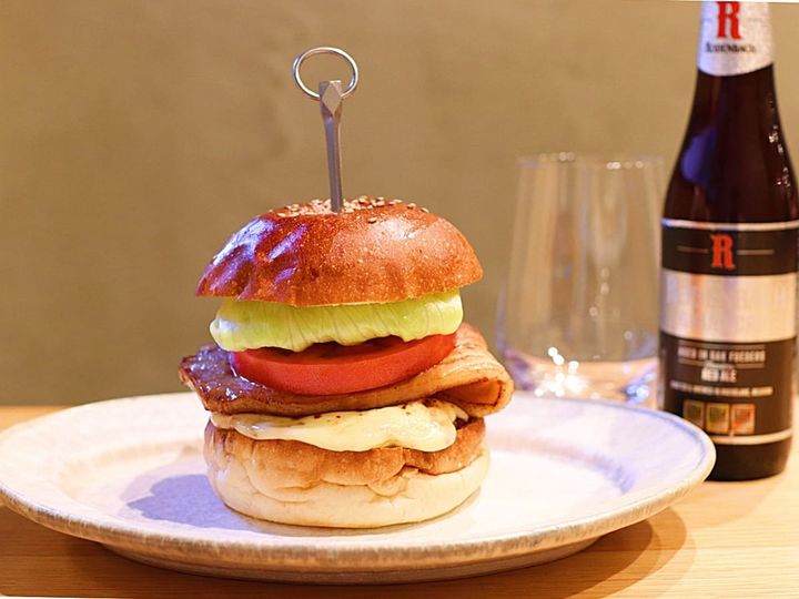 「ハンバーガー」1400円