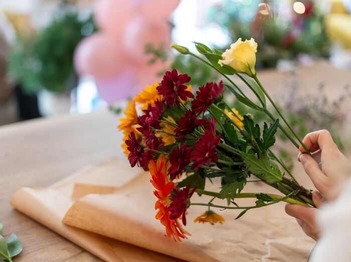 お花を1週間以上長持ちさせる5つのコツ！弱ったお花もシャキッと復活♡お家にあるアイテムも大活躍