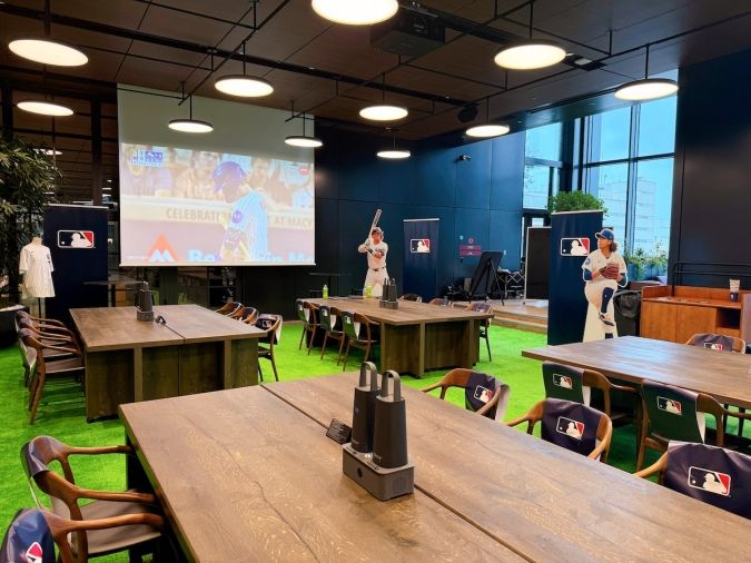 MLB Breakfast Club 内観