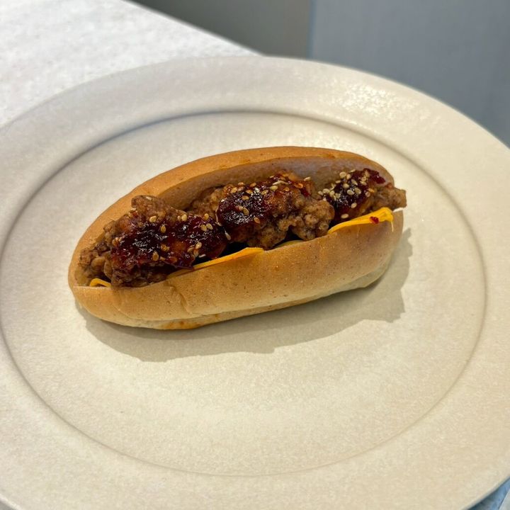タリーズ ヤンニョムチキンチーズサンド