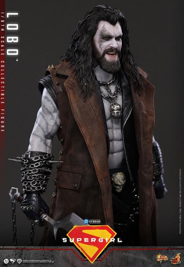 マッチョなボディもそっくりそのまま(「【ムービー・マスターピース】『スーパーガール』1/6スケールフィギュア ロボ」) SUPERGIRL and all related characters and elements [c] & TM DC and Warner Bros. Entertainment Inc. WB SHIELD: [c] & TM WBEI. (s26)