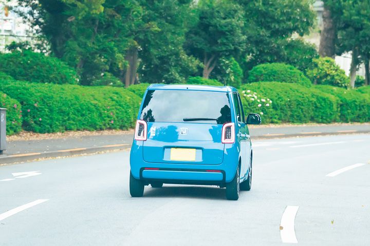 次のクルマはおしゃれで、私にも環境にも優しい電気自動車で決まり