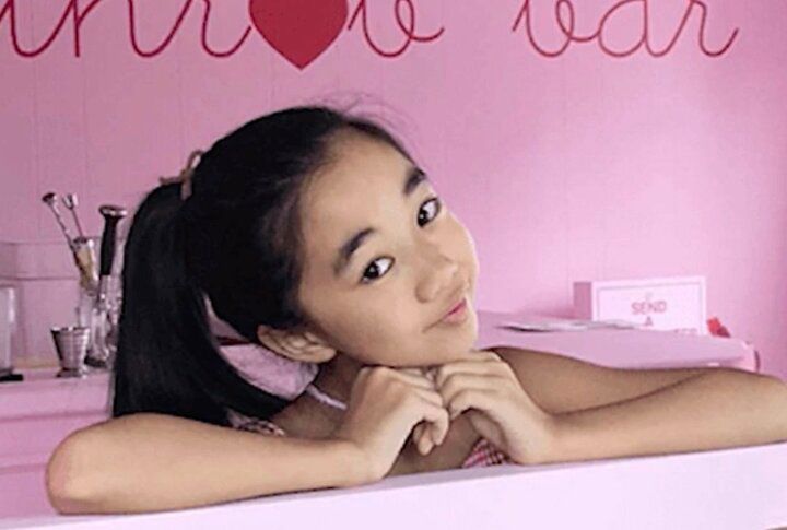 【写真・画像】“12歳で有名ブランドと1000万円契約”20歳になった天才美少女「去年パリコレに出させてもらって」自らデザインしたウェディングドレス姿を披露「超似合う、お姫様じゃん」絶賛の声 1枚目