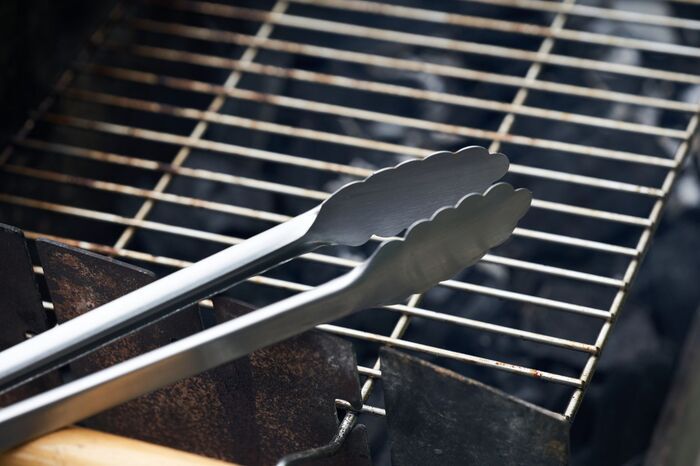 【知らないと危険】実際に爆発事故も…BBQで〈絶対避けたい〉カセットコンロの使い方
