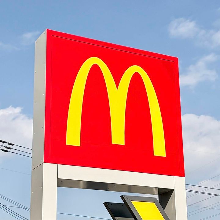マクドナルドの看板