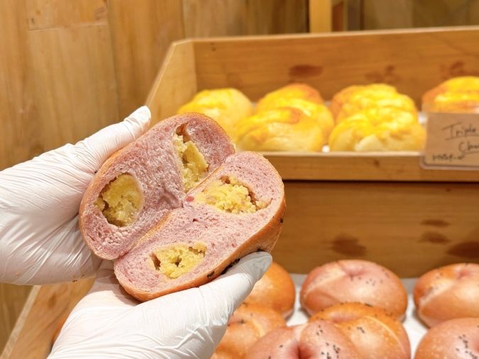 AREUM BAGEL さつまいもの断面