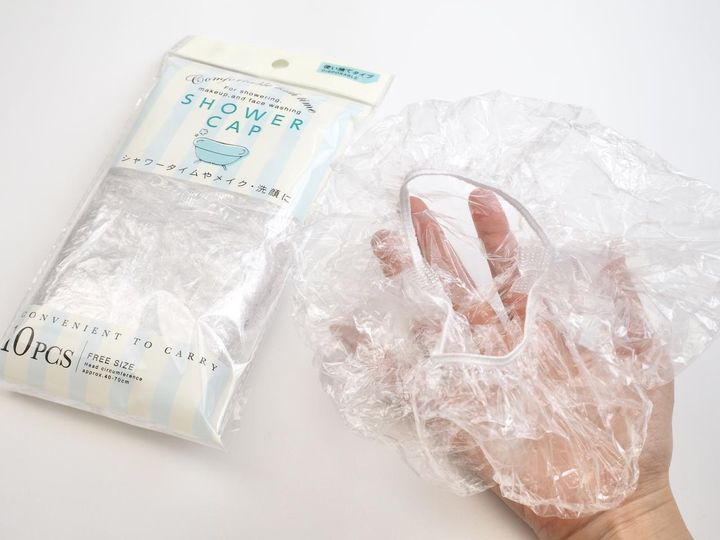 画像: 薄くて軽い！まずはセリアの「シャワーキャップ」をチェック