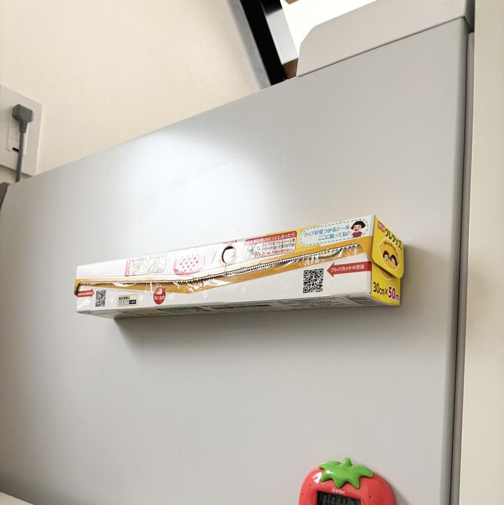 画像3: ラップを冷蔵庫横にピタッ