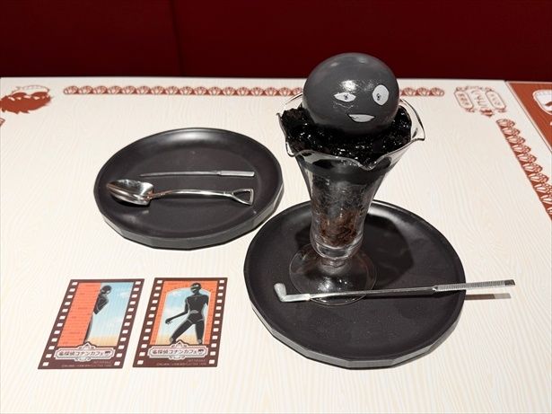 「“犯人”はすぐそこに！？パフェ～凶器を添えて～」(1690円)