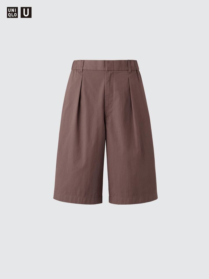 ブラウンのタック入りワイドショーツ