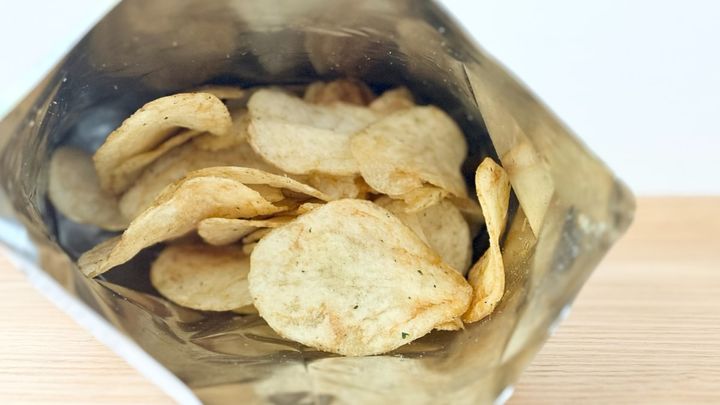 「とんでもねえジャンクフードですよ」【ファミマ限定】ポテチの味は？