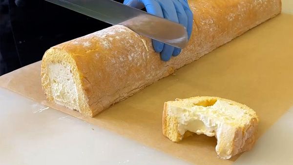 【埼玉県熊谷市】「熊谷青果市場 果匠とびくま」スイーツ朝市に希少桃「夢桃香」のロールケーキが登場