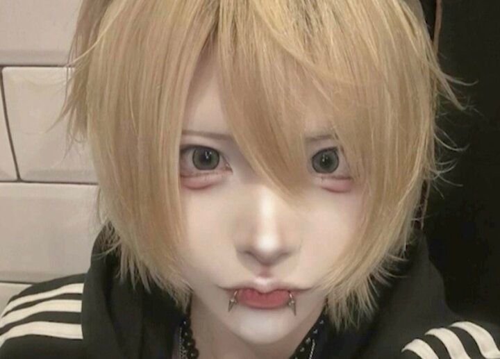 【写真・画像】19キロ減でアイドルになった美女、すっぴんに驚きの声「どうしてそんなに睨んでるの！？」 1枚目