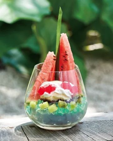菓子司「然花抄院」が京都室町本店と渋谷の店舗で苺やスイカなどを使った涼菓を販売