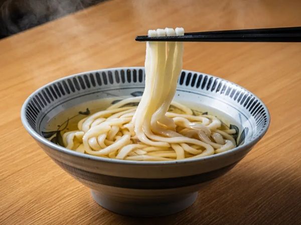 【大分県中津市】「博多うどん うちだ屋 中津店」がリニューアルオープン！座席構成を見直し