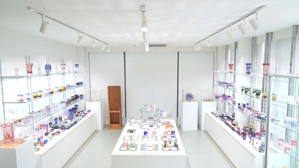 【東京都江東区】7月5日の江戸切子の日に合わせ、若手職人の受賞作品展示や限定品販売フェアを開催中
