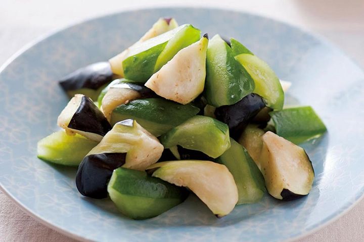 塩分控えめでもしっかりおいしい！夏野菜で作る即席漬け2品（なす・きゅうり・セロリ・パプリカ）