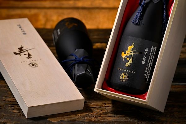 【愛知県愛西市】酒米「山田錦」と食用米「にこまる」で醸した純米大吟醸のセットを公式サイトで販売