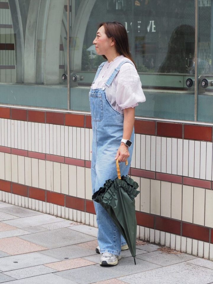 ZARA デニム サロペット リラックスカット XL オーバーオール ジーンズ スナップ】「ZARA」のデニムサロペットに何合わせる？50代の甘辛