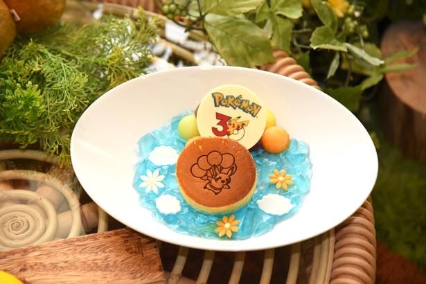 ピカチュウの焼き印をあしらったパンケーキ付き「アメリカンブレックファスト」 撮影：ソムタム田井 (C)Pokémon. (C)Nintendo/Creatures Inc./GAME FREAK inc. ポケットモンスター・ポケモン・Pokémonは任天堂・クリーチャーズ・ゲームフリークの登録商標です。