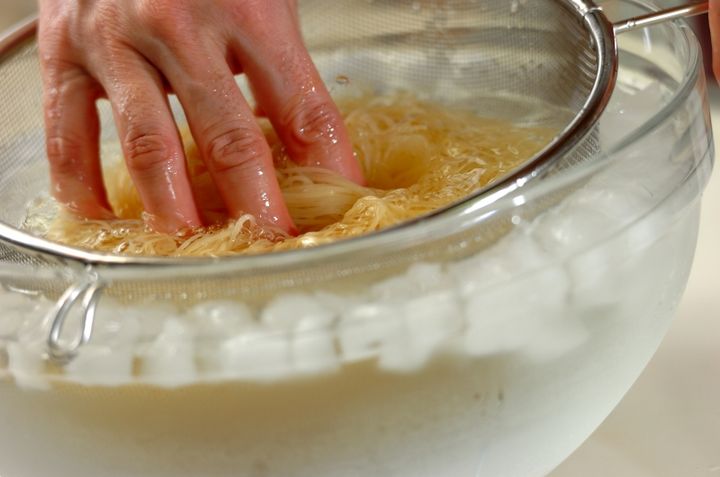 カニ缶で作る冷製パスタの作り方3