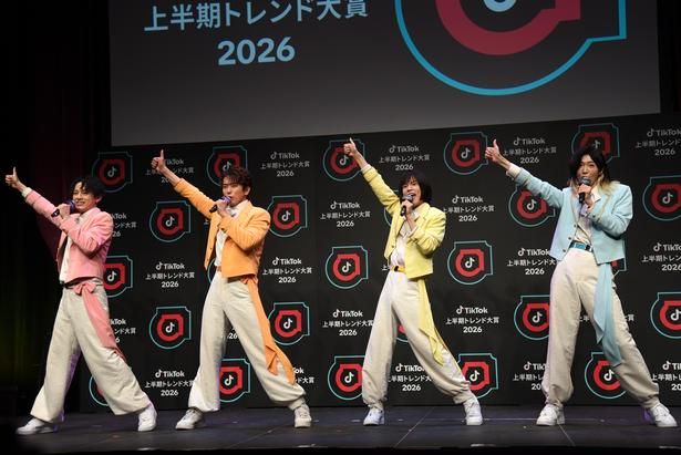 『ほんまやで☆なんでやねん☆しらんけど』の生パフォーマンスを披露 撮影：ソムタム田井