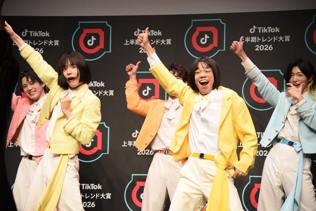 おヨネさんと多田健二さん(老ヨネ)のダンスバトルはTikTokにアップ予定 撮影：ソムタム田井