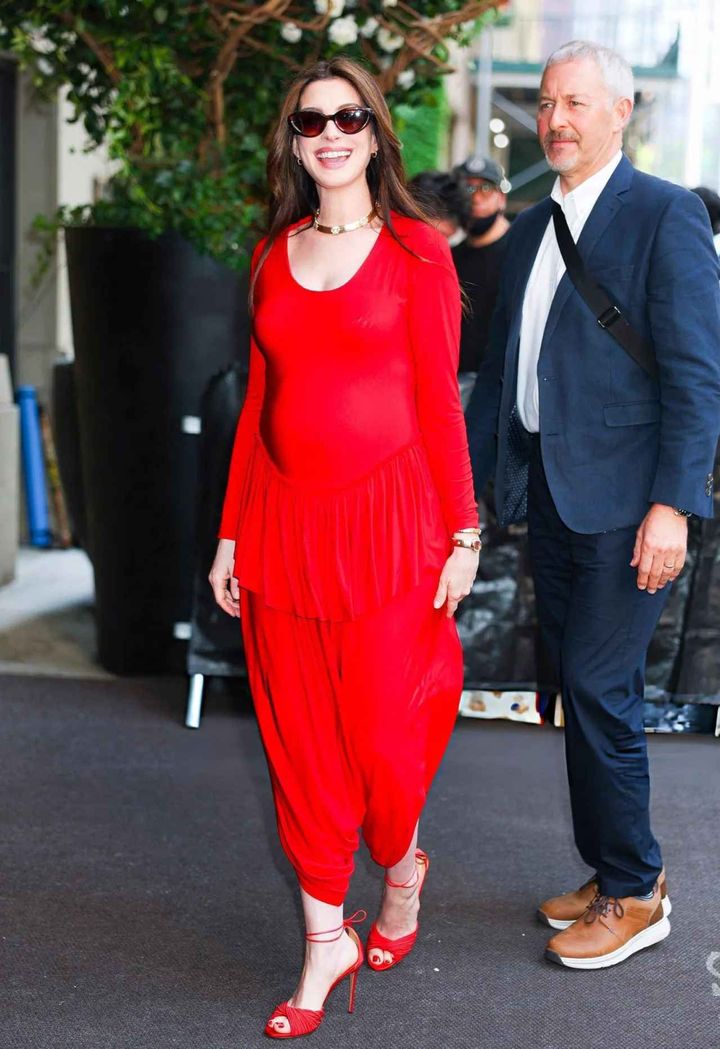 画像: 人気女優、妊婦服を“前後逆”に着用 本人も苦笑「気づかなかった」
