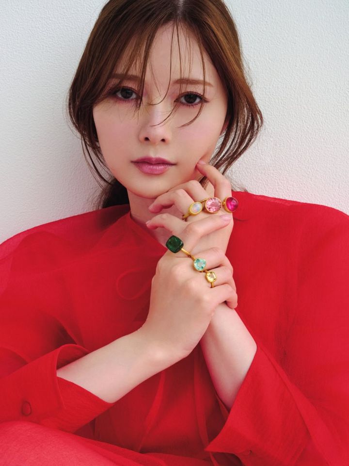 Mai Shiraishi InRed Cover 20260809
