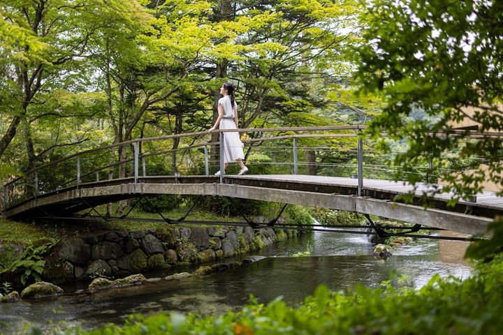 【星のや軽井沢】軽井沢 眠りの逗留-夏-緑陰巡り 清流散策