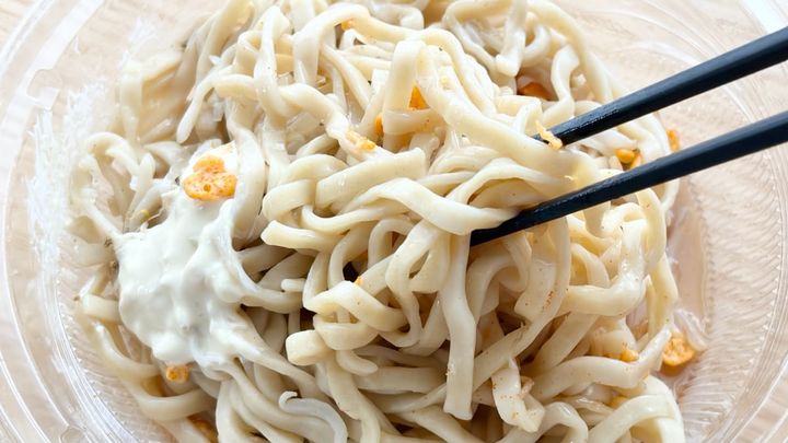 がっつりジャンクで満足度高すぎ！【ローソン】名店監修の冷やし麺が登場
