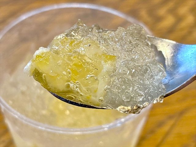 成城石井自家製 ひんやり塩レモンゼリー（淡路島の藻塩使用） スプーンアップ