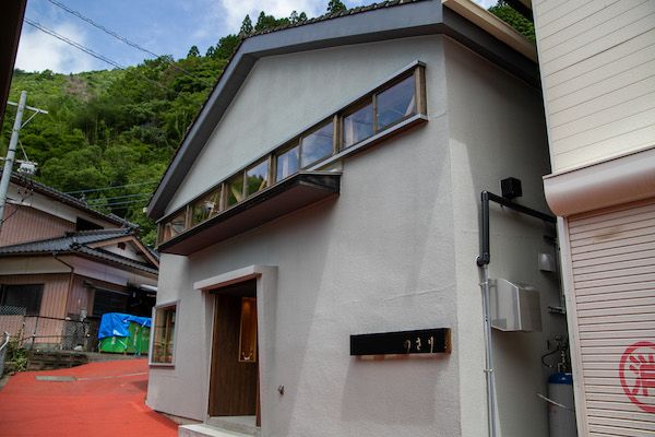 【宮崎県椎葉村】宮崎県椎葉村に里山の恵みをジビエ料理で味わうレストランとスナックがオープン